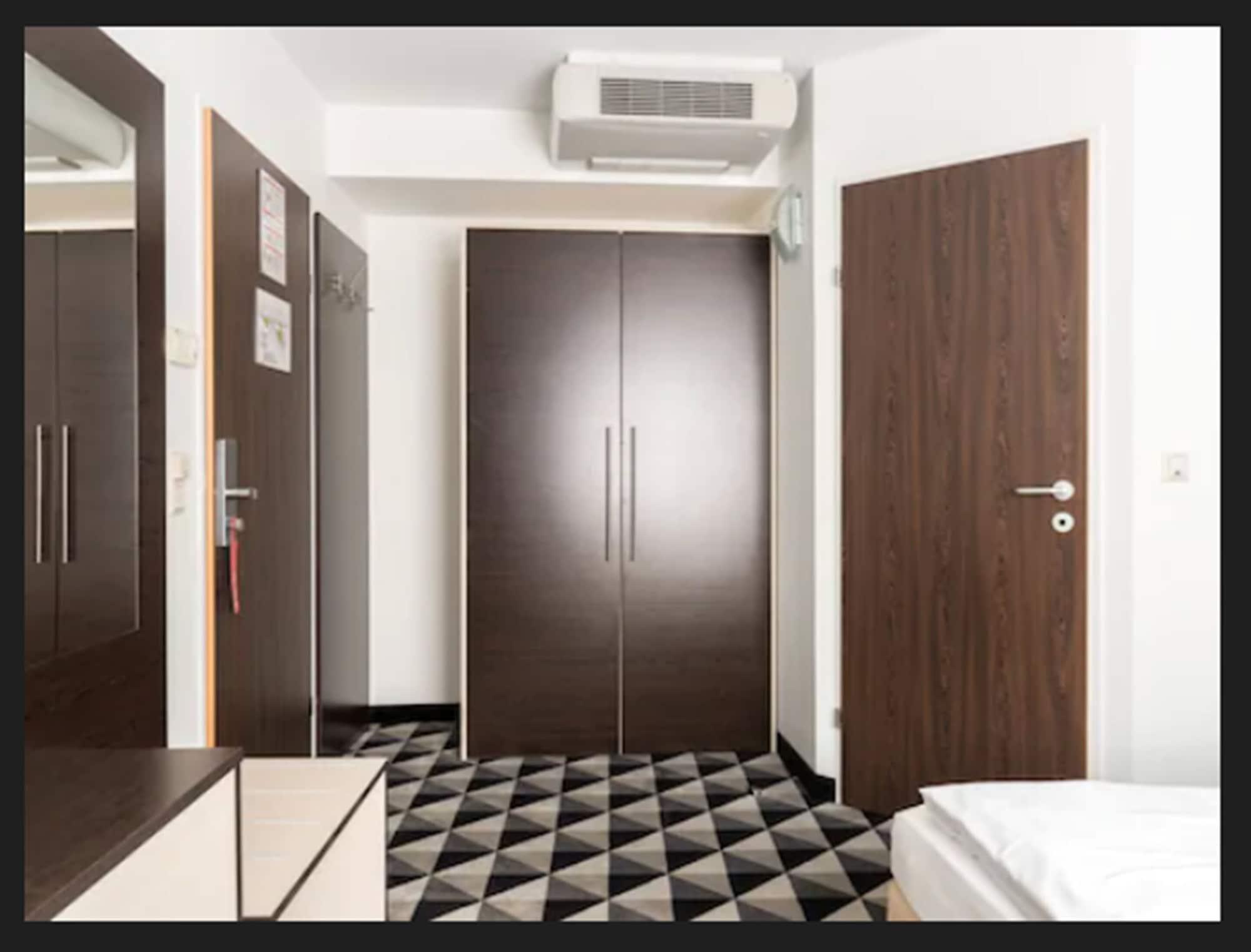 Acom-Hotel Вена Экстерьер фото Room interior