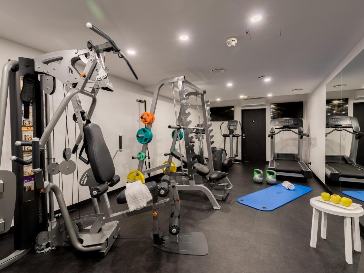 Acom-Hotel Вена Экстерьер фото Gym equipment